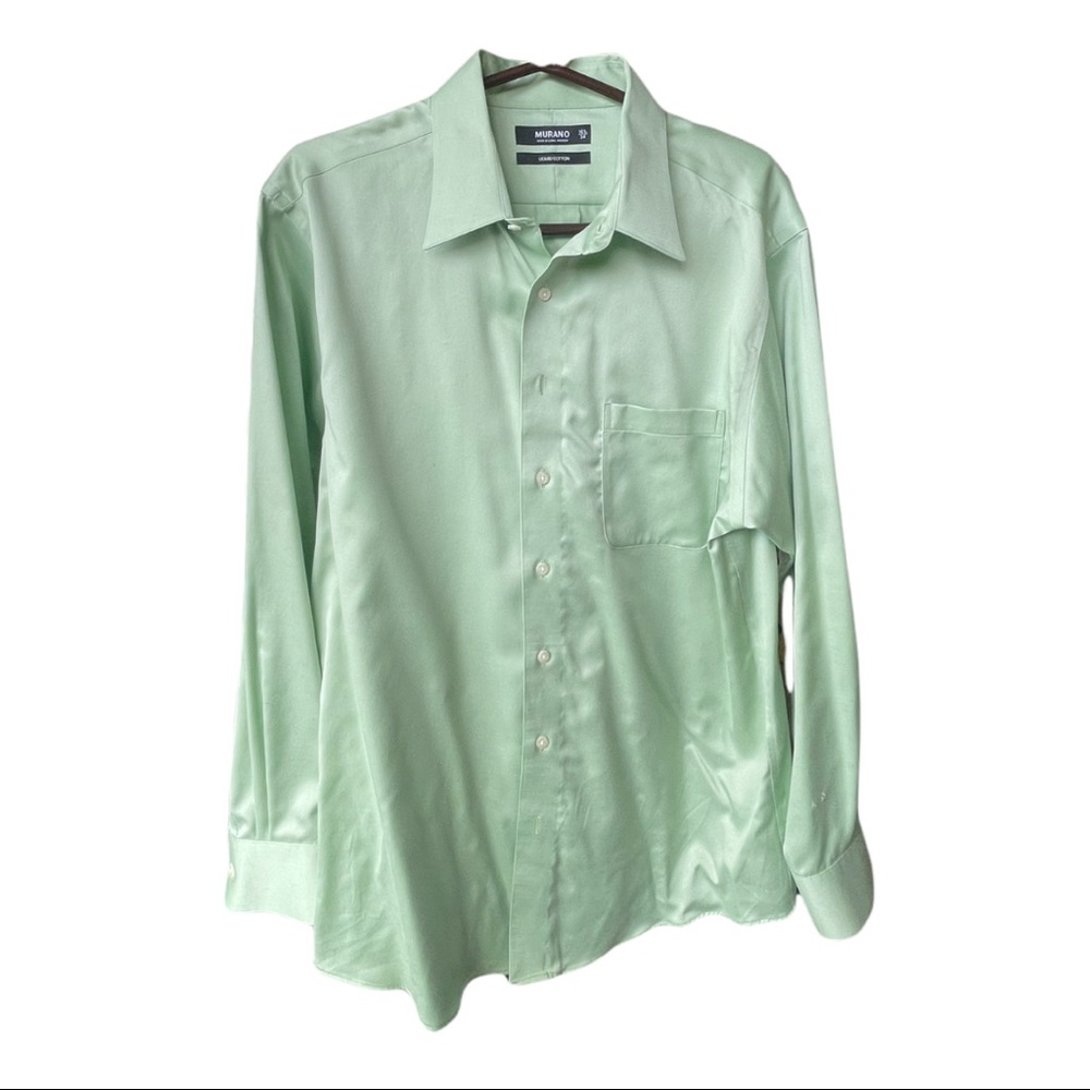 Murano men’s button up dress shirt. Size 16 1/2 34 Liquid Cotton. Light green.